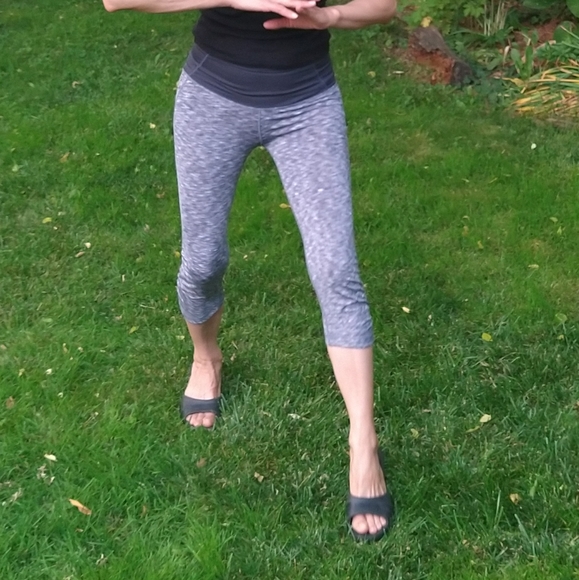 Size S H&M sport l athletic capri pants - Picture 3 of 15